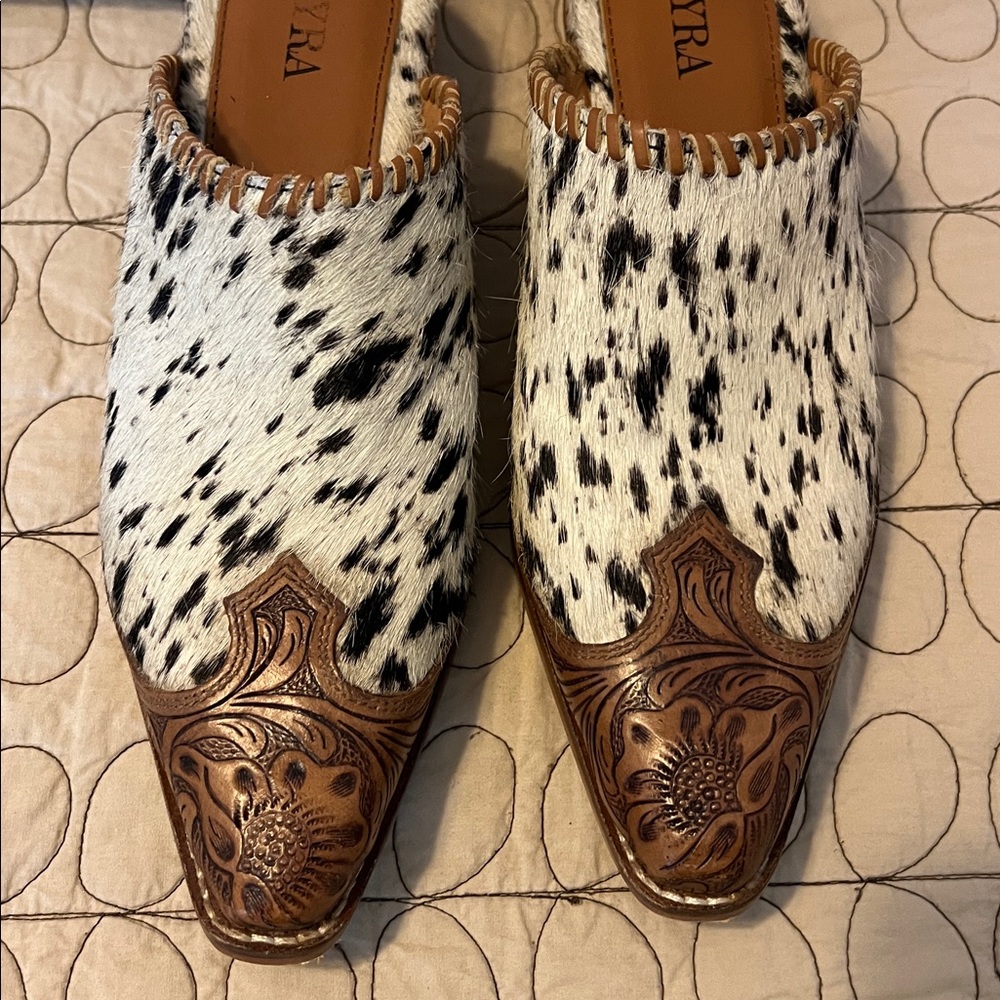 Myra cowhide mules. - Picture 4 of 7